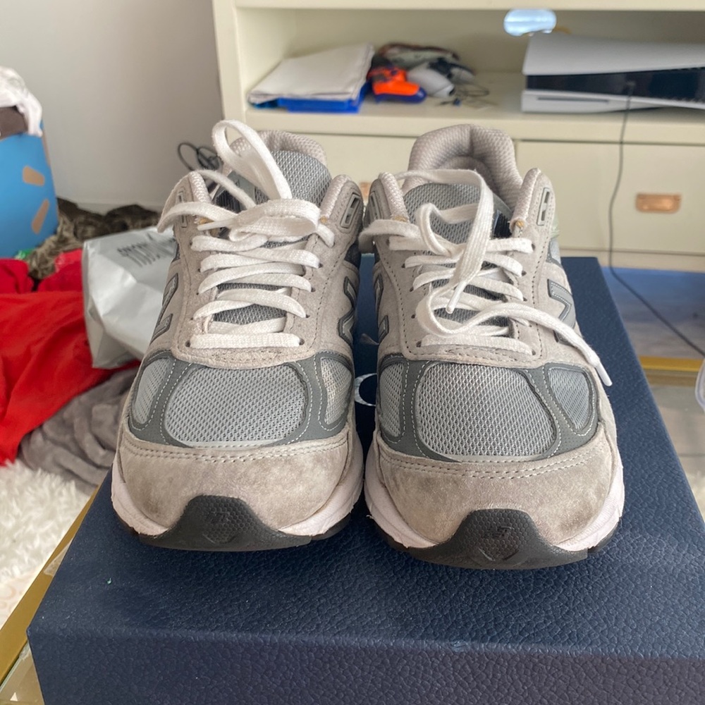 NEW BALANCE 990v5 *GENTLY USED*